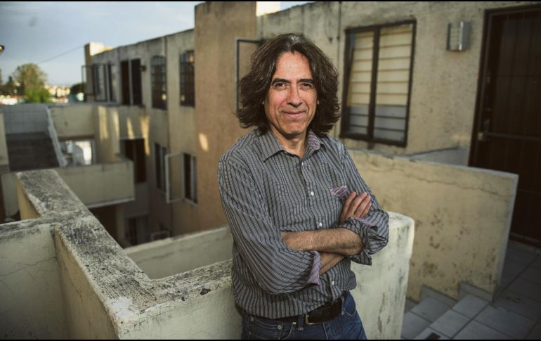 El músico, listo para subir al escenario del Vivian Blumenthal. EL INFORMADOR