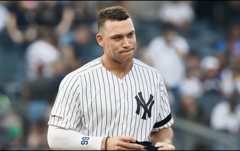 El toletero de los Yankees luce decepcionado tras la derrota de su equipo ante los Rangers de Texas. AFP