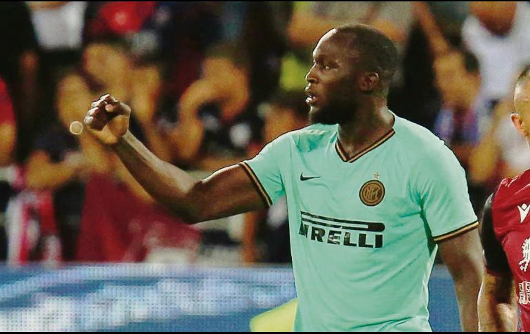 El jugador del Inter promueve erradicar esta conducta por el bien del futbol. EFE