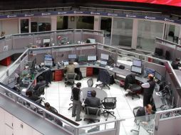 Este miércoles se negociaron 411.1 millones de títulos por un importe de 16 mil 722 millones de pesos. NTX/ARCHIVO