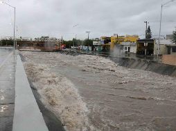 Vista del aumento en el cauce del río en la zona metropolitana de Monterrey ayer, debido a las lluvias provocadas por
