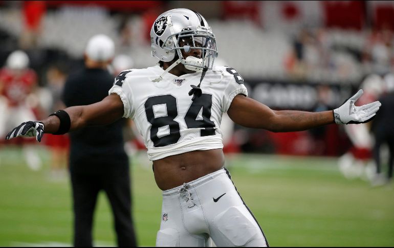 Brown publicó en su cuenta de Instagram una historia en la que se aprecia la imagen de un aviso y un mensaje para el equipo. AP / ARCHIVO