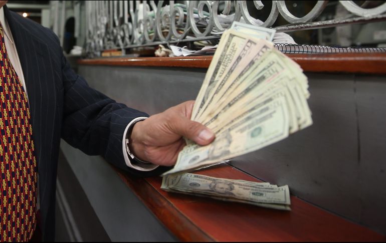 La moneda se compró en un mínimo de 18.50 pesos. EL INFORMADOR/ARCHIVO