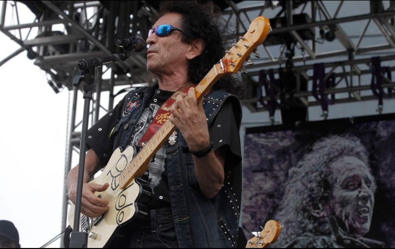 Con el mejor de los ánimos y pese al soleado día, el público acompañó a la banda de rock por más de una hora. NTX/R. Solís