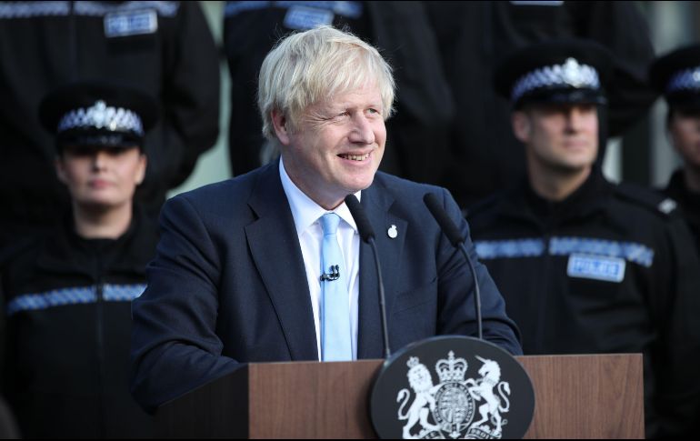 Boris Johnson da un discurso en un centro de capacitación policial en la localidad de Wakefield. AFP/D. Lawson