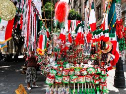 Buscar opciones económicas y limitar el uso de la tarjeta de crédito contribuirán a que tengas unas finanzas sanas en el Grito de Independencia. NTX/ARCHIVO