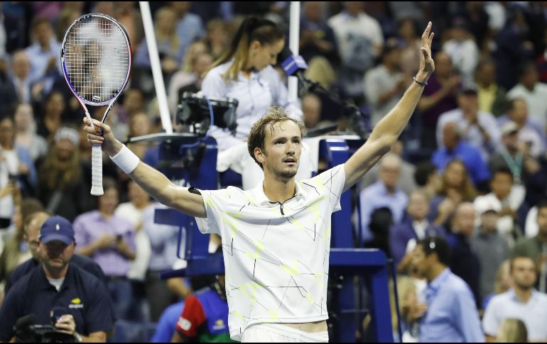 Con un tenis algo irritante, y tras casi perder el set, Medvedev hizo lo suficiente con su estilo defensivo para doblegar a Dimitrov. EFE/J. Szenes