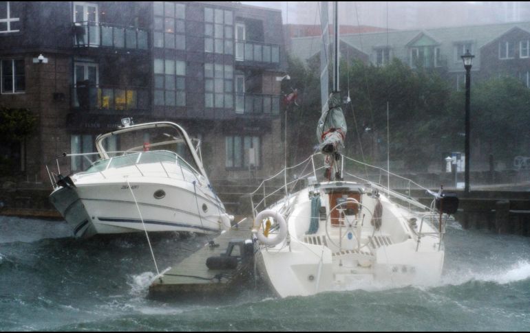 El ciclón avanza a 49 km/h y se encuentra a 290 km al sur-sureste de la ciudad estadounidense de Eastport, Maine, y a 225 km al sur-suroeste de la ciudad de Halifax, Canadá. AP / A. Vaughan
