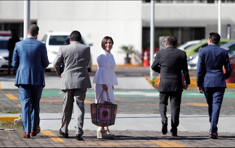Francisco Robles no quiso pronunciarse sobre la presunta crisis económica por la que atraviesa su hermana. SUN