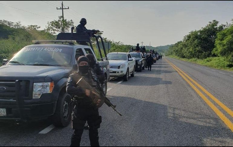 Al parecer, los sospechosos pretendían enfrentarse con integrantes de otro grupo delictivo por el control de la zona. TWITTER/@l4nd3t4