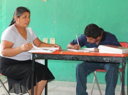 El INEA ha impulsado el Modelo Educación para la Vida y el Trabajo (MEVyT) para reducir la analfabetización. NTX/ARCHIVO