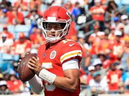 Pese a perder al wide receiver estelar Hill, Patrick Mahomes lanzó para 378 yardas. AP / S. Greenwood
