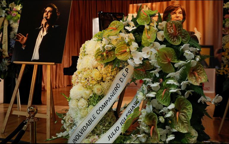 Se instaló una capilla ardiente para decir el último adiós a Camilo Sesto en el SGAE. EFE / E. Naranjo