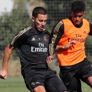 Hazard y James completan práctica con Real Madrid