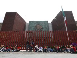 A pesar de que Mario Delgado instruyó a mantener la calma, los legisladores no tardaron en desalojar San Lázaro. SUN / G. Espinosa