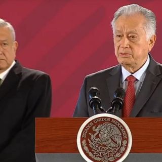 "Es falso que tenga tantas propiedades", reitera Bartlett junto a López Obrador
