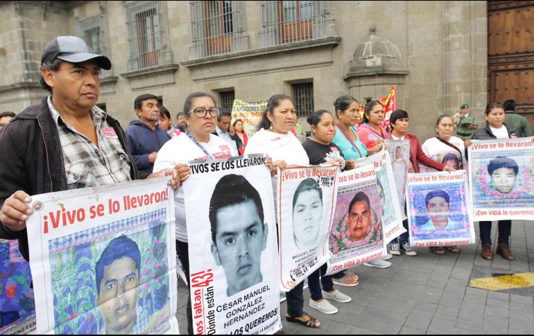 En su conferencia de prensa mañanera, López Obrador dijo que conocerán el avance de las investigaciones para dar con el paradero de los estudiantes. NTX / G. Granados