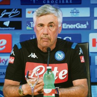 Técnico del Napoli enfurece