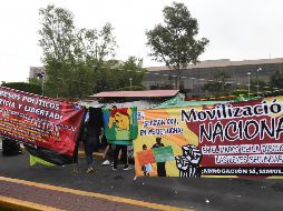 Integrantes de la Sección 22 de la CNTE mantienen su campamento en todos los accesos de la Cámara de Diputados, de la calle de Emiliano Zapata. SUN/A. Martínez