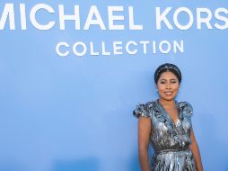 Yalitza lució un vestido plateado plegado de la marca Michael Kors. AP / B. Clarke