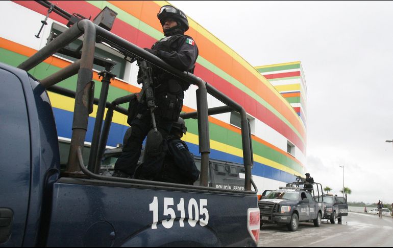 Aunque policías estatales aseguran que abatieron a ocho sicarios de 