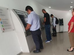 La ABM recuerda la red de cajeros automáticos y servicios de banca por internet y por teléfono están disponibles los 365 días del año. EL INFORMADOR/ARCHIVO