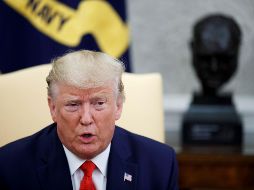 Trump habría despedido a Bolton debido a un desacuerdo fundamental sobre la posible flexibilización de las sanciones estadunidenses contra Irán. EFE/S. Thew