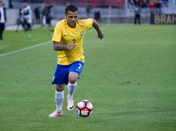Alves rechazó ofertas del Barcelona y la Juventus. AFP / ARCHIVO