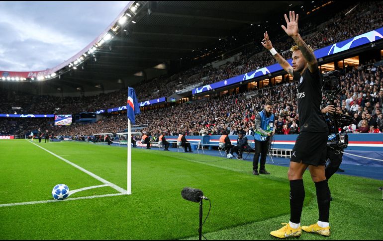 Más allá de observar el rendimiento del delantero, los focos apuntarán a la reacción del público, especialmente de los ultras del Parque de los Príncipes. AFP / ARCHIVO