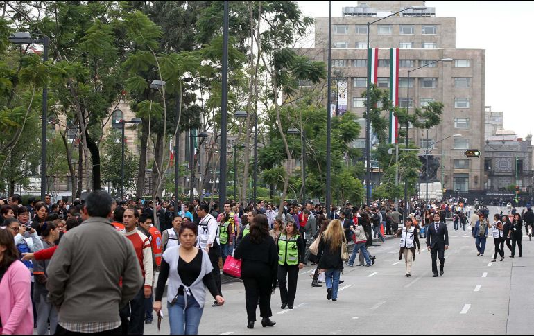 Durante el simulacro se llevará a cabo la evacuación masiva de inmuebles para salvaguardar la integridad de los participantes. NTX/ARCHIVO