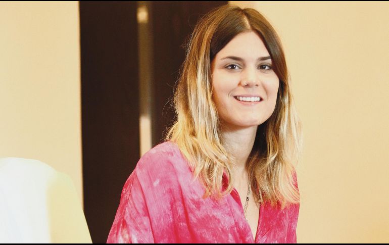 Elvira sastre. Autora de “Días sin ti”, una narración en la que trabajó con dos historias paralelas que influyen entre sí durante la guerra en España. EL INFORMADOR / A. Camacho