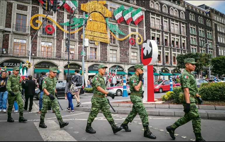 Elementos de las secretarías de Marina y de la Defensa Nacional se suman a las labores de seguridad. NOTIMEX 