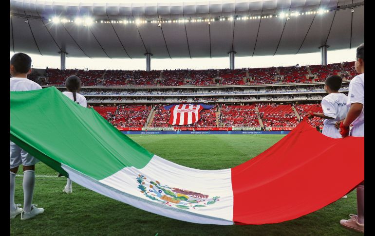 Con motivo de las fiestas patrias, se rindieron honores a la Bandera. IMAGO7