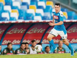 Hirving “Chucky” Lozano salió de cambio al minuto 65 en medio aplausos de los aficionados del Napoli. AP