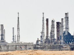Las refinerías de la empresa saudí Aramco, dañadas por los ataques con drones de rebeldes yemeníes, están recuperando su producción petrolera. AFP