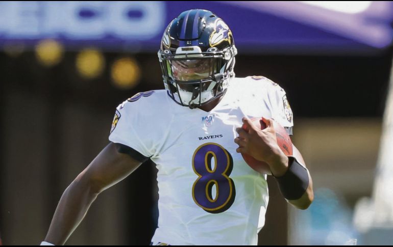 En dos encuentros de lo que va de la temporada, Lamar Jackson acumula siete pases de anotación. EFE / E. Lesser