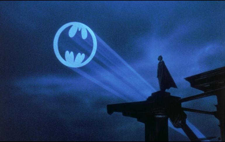 En comunicado, señalan que ''La Batiseñal es fácilmente una de las imágenes más reconocibles entre toda la iconografía de superhéroes''. FACEBOOK / @batmanmovieofficial