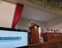 El rector de la Universidad de Guadalajara, Ricardo Villanueva Lomelí, señala que la oferta de los proyectos, que podrán elegir los estudiantes, se hizo tras un sondeo de las necesidades de los estudiantes en las preparatorias que serán beneficiadas. EL INFORMADOR/ P. López