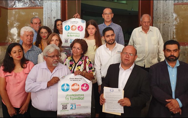 Los miembros del frente retan a diputados y autoridades estatales a que asistan a la marcha que realizarán el próximo sábado a refrendar públicamente el apoyo a sus peticiones. EL INFORMADOR/ R. Rivas