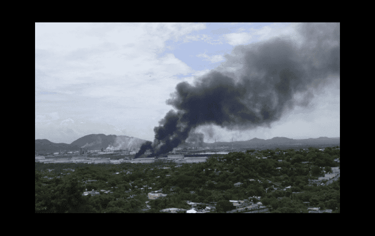 Según medios locales, al mediodía se produjo la explosión en el tanque 112 del complejo. TWITTER/@realidadoaxaca