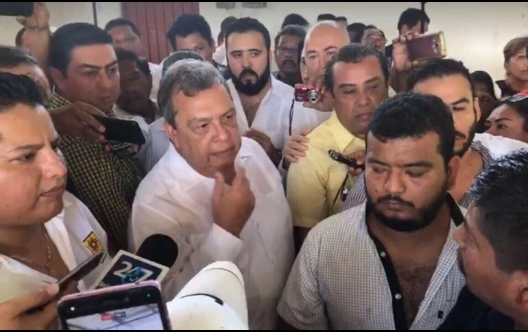 Además del exgobernador, en la reunión estuvieron el exprocurador estatal, Iñaki Blanco; el exsecretario de Gobierno, Jesús Martínez; y el extitular de Seguridad Pública del Estado, Leonardo Vázquez. TWITTER/A_Encinas_R