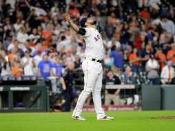 Anoche, el mexicano se apuntó el emblemático rescate con 24 años y 222 días, empolvando la marca de Craig Kimbrel quien lo hizo con 25 años y 355 días. AP / D. J. Phillip