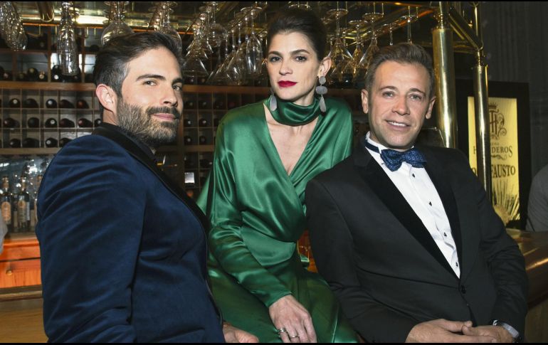 “Monarca” es protagonizada por  Osvaldo Benavides, Irene Azuela y Juan Manuel Bernal (de izquierda a derecha). CORTESÍA