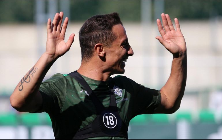 Guardado no jugó la jornada anterior debido a que reportó tarde a los entrenamientos por el nacimiento de su hijo. TWITTER / @RealBetis