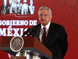 El Presidente salió al Jardín Emperatriz con su esposa Beatriz Gutiérrez Müller. SUN/C. Mejía