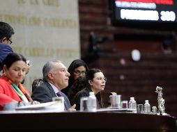 Los coordinadores de los grupos parlamentarios de la oposición hicieron la solicitud a la presidenta de la Mesa Directiva, Laura Rojas (c). SUN/ARCHIVO