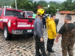 Las personas quedaron atrapadas debido a la creciente del río que cruza dicha localidad. NTX / ESPECIAL
