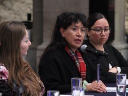 La madre de la víctima mencionó que el sospechoso asistió al funeral de Lesvy, pero que jamás mostró dolor y que por el contrario estaba muy interesado en saber lo que la madre había hablado con la policía. TWITTER / @MaluMicher