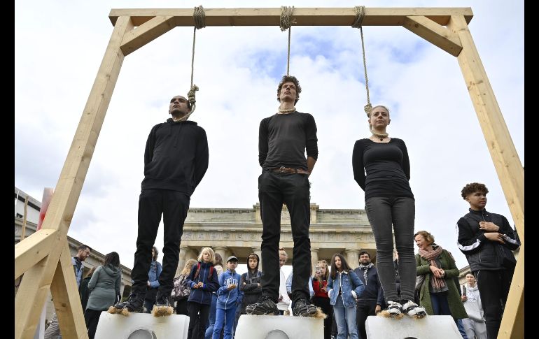 Una protesta en la puerta de Brandenburgo, en Berlín, Alemania. AFP/J. Macdougall