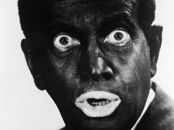 El cantante estadounidense Al Jolson (1896 - 1950) usaba maquillaje 